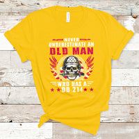 Never Underestimate An Old Man Who Has A DD214 Skull Soldier T-Shirt - Wonder Print Shop