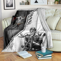 skull-blanket-riding-motocycle
