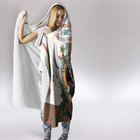 Never Underestimate A Girl Who Loves Reading Books Hooded Blanket