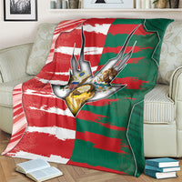 USA And Mexico Football Blanket Split Flag Golden Trophy Grunge