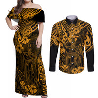 Hawaii King Kamehameha Couples Matching Off Shoulder Maxi Dress and Long Sleeve Button Shirts Polynesian Pattern Gold Version - Wonder Print Shop