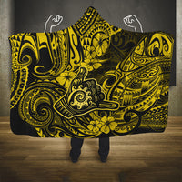 hawaii-shaka-sign-hooded-blanket-polynesian-pattern-yellow-version