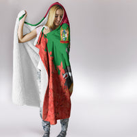 personalised-suriname-independence-day-hooded-blanket-lesser-kiskadee-with-scarlet-jungle-flame-flower
