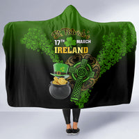 leprechaun-hat-gold-coins-st-patricks-day-personalized-hooded-blanket-with-irish-celtic-shamrock