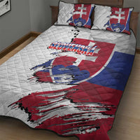Slovakia Quilt Bed Set Flag Grunge Half Style with Slovak Pattern