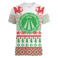 Welsh Christmas Women V-Neck T-Shirt Awen and Celtics Culture with Xmas Elements - Wonder Print Shop