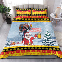 Deutschland Frohe Weihnachten Bedding Set Funny Der Weihnachtsmann and Krampus Drink Beer Together - Wonder Print Shop