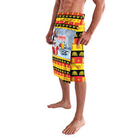 Deutschland Frohe Weihnachten Lavalava Funny Der Weihnachtsmann and Krampus Drink Beer Together - Wonder Print Shop