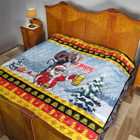 Deutschland Frohe Weihnachten Quilt Funny Der Weihnachtsmann and Krampus Drink Beer Together - Wonder Print Shop