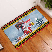Deutschland Frohe Weihnachten Rubber Doormat Funny Der Weihnachtsmann and Krampus Drink Beer Together - Wonder Print Shop