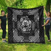 Personalized Denbighshire Sir Ddinbych Quilt Black Gatehouse Denbigh Castle Celtic-inspired - Wonder Print Shop