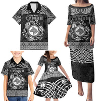 Personalized Merionethshire Meirionnydd Family Matching Puletasi and Hawaiian Shirt Black Wolf Celtic-inspired - Wonder Print Shop