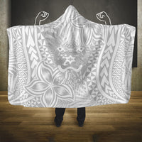 personalised-tonga-white-sunday-hooded-blanket-tropical-plant-with-polynesian-pattern