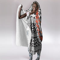 Nigeria Traditional Coral Bead Attire Hooded Blanket African Tribal Element Wild Animal Skins