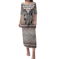 Native American Buffalo Skull Family Matching Puletasi and Hawaiian Shirt with Dream Catchers Feathers
