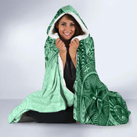 polynesia-hooded-blanket-hibiscus-and-hawaiian-tribal-tattoo-retro-style-green-color
