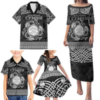Personalized Brecknockshire Sir Frycheiniog Family Matching Puletasi and Hawaiian Shirt Black Brecon Beacons Mountain Celtic-inspired - Wonder Print Shop
