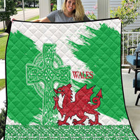Grunge Green Wales Quilt Celtic Cross Welsh Red Dragon - Wonder Print Shop