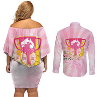 Australia Cup Melbourne Horse Racing Couples Matching Off Shoulder Short Dress and Long Sleeve Button Shirt 2025 Champion Trophy With Horseshoe - Wonder Print Shop