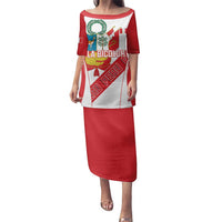 Custom Peru Football Family Matching Puletasi and Hawaiian Shirt La Bicolor Coat Of Arms Style