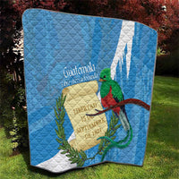 Guatemala Independence Day Quilt Coat Of Arms With Resplendent Quetzal Grunge Style - Wonder Print Shop