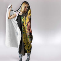 Personalized Preakness Horse Racing Hooded Blanket Horseshoe With Black-Eyed Susans