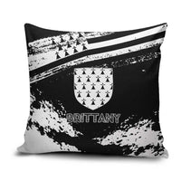 Brittany Pillow Cover Coat Of Arms With Triskelion - Grunge Style - Wonder Print Shop
