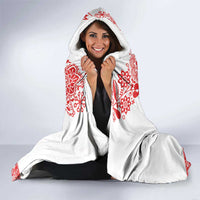 Sweden Daleclarian Horse Hooded Blanket Floral Folk Pattern White Version