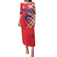 Custom Croatia Independence Day Family Matching Puletasi and Hawaiian Shirt Grunge Checkerboard Patterns With Map - Wonder Print Shop