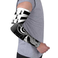 Brittany Ermine Celtic Arm Sleeves Black Celtic Triskels - Wonder Print Shop