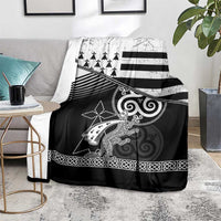 Brittany Ermine Celtic Blanket Black Celtic Triskels - Wonder Print Shop