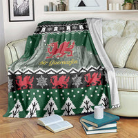 Caernarfonshire Wales Christmas Blanket Caernarfon Castle Red Dragon - Wonder Print Shop