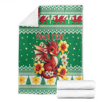 Personalized Wales Christmas Blanket Cute Red Welsh Dragon and Daffodils - Wonder Print Shop