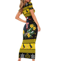 Flintshire Wales Christmas Short Sleeve Bodycon Dress Welsh Red-billed Chough with Daffodil - Wonder Print Shop