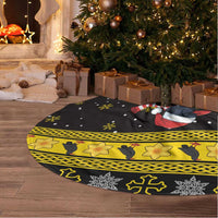 Flintshire Wales Christmas Tree Skirt Welsh Red-billed Chough with Daffodil - Wonder Print Shop