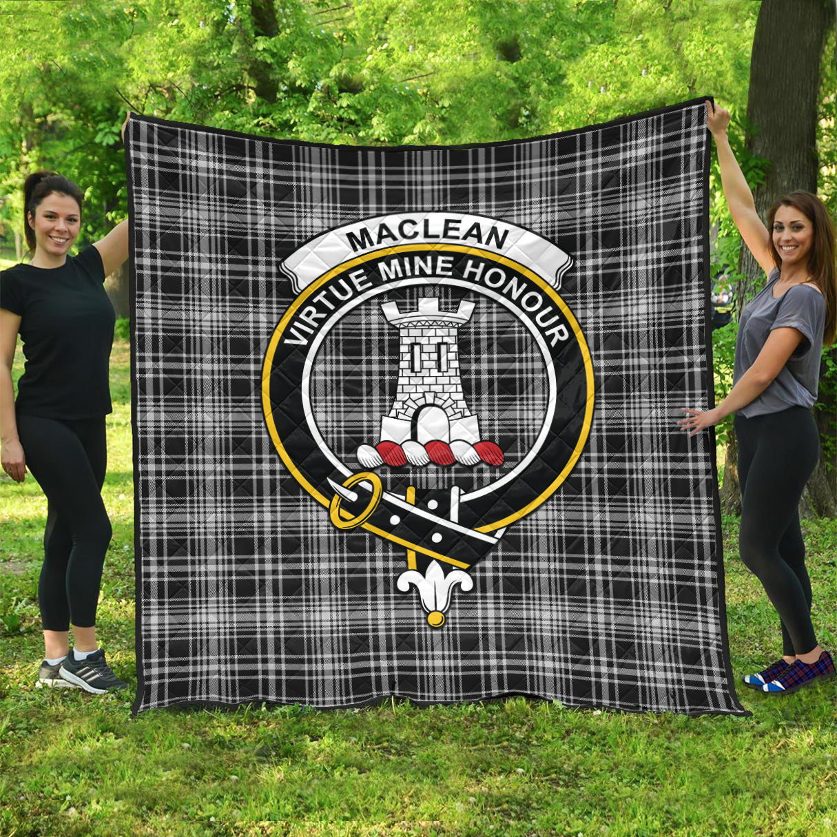 maclean-black-and-white-clan-crest-tartan-quilt-tartan-plaid-quilt-with-family-crest