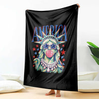 America Statue of Liberty Blowing Bubblegum Throw Blanket Star and Glasses Patriotic Summer Vibes Graphic
