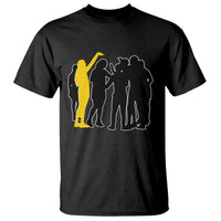 Viral Basketball Pointing Huddle T Shirt Funny Women Sports Culture Meme Yellow Silhouette Graphic
