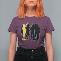 Viral Basketball Pointing Huddle T Shirt For Women Funny Women Sports Culture Meme Yellow Silhouette Graphic