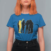 Viral Basketball Pointing Huddle T Shirt For Women Funny Women Sports Culture Meme Yellow Silhouette Graphic