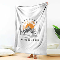 Retro Saguaro National Park Sunset Graphic Throw Blanket Vintage Arizona Desert Mountain Badge Souvenir