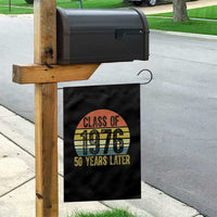 Class of 1976 50 Years Later Garden Flag Retro Sunset Graduation Birthday 50th Milestone