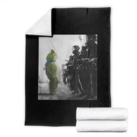Frog Resist Throw Blanket Free Portland Oregon Freedom Fighters - Wonder Print Shop