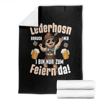 Funny Cute Boy Lederhosen Oktoberfest Throw Blanket Lederhosn I Bin Nur Zum Feiern Da Party - Wonder Print Shop