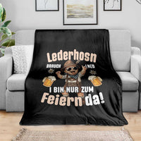 Funny Cute Boy Lederhosen Oktoberfest Throw Blanket Lederhosn I Bin Nur Zum Feiern Da Party - Wonder Print Shop