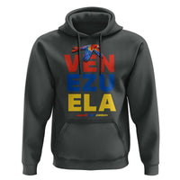 Venezuela Pride Flying Scarlet Macaw Hoodie Ara Macao Guacamaya Venezuelan Pride Tropical Bird
