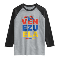 Venezuela Pride Flying Scarlet Macaw Raglan Shirt Ara Macao Guacamaya Venezuelan Pride Tropical Bird