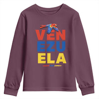 Venezuela Pride Flying Scarlet Macaw Youth Sweatshirt Ara Macao Guacamaya Venezuelan Pride Tropical Bird
