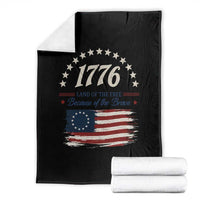 1776 Land of the Free Distressed Arch Graphic Throw Blanket Vintage Betsy Ross American Flag Stars Retro Patriotic
