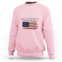 1776 Land of the Free Distressed Arch Graphic Sweatshirt Vintage Betsy Ross American Flag Stars Retro Patriotic